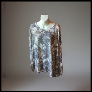 Crepas 2XL long sleeved patterned pullover top